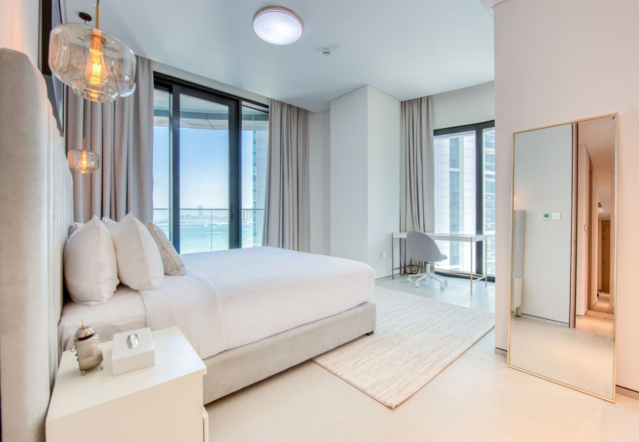 Apartment in Dubai - Luxury Sea View 3BR + Maid Apt. at the Address JBR