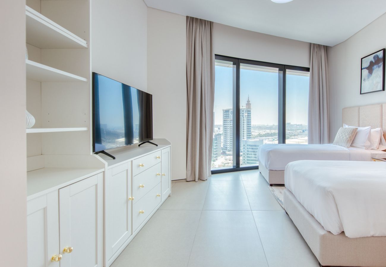 Apartment in Dubai - Luxury Sea View 3BR + Maid Apt. at the Address JBR