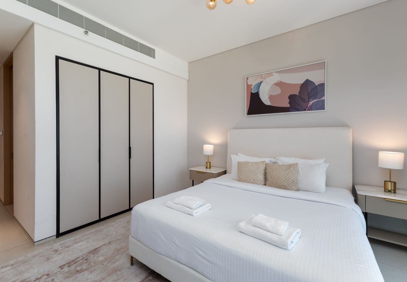 Apartment in Dubai - Luxury Sea View 3BR + Maid Apt. at the Address JBR