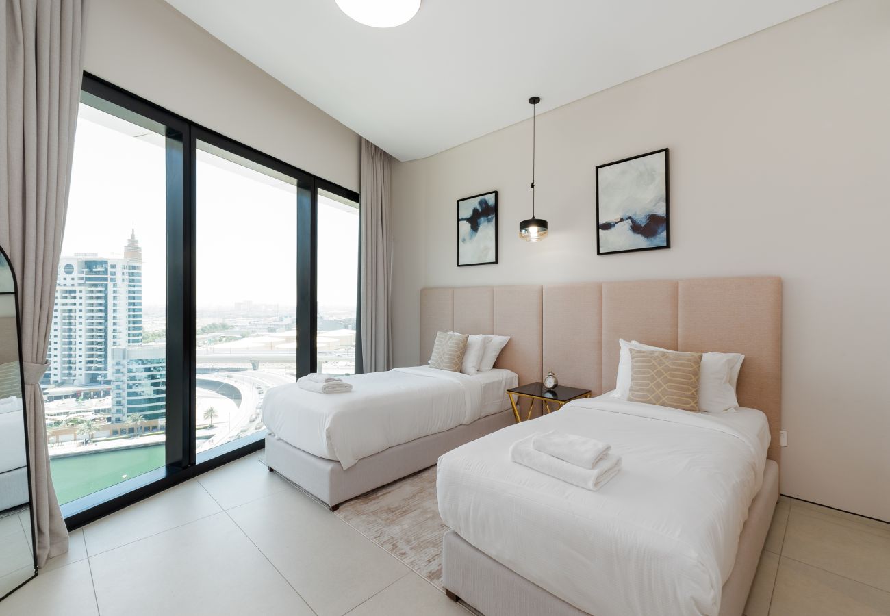 Apartment in Dubai - Luxury Sea View 3BR + Maid Apt. at the Address JBR