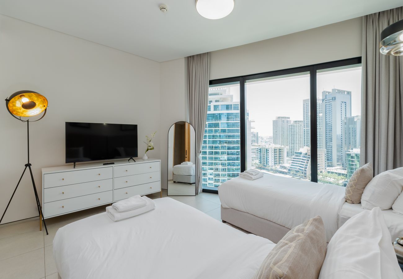 Apartment in Dubai - Luxury Sea View 3BR + Maid Apt. at the Address JBR