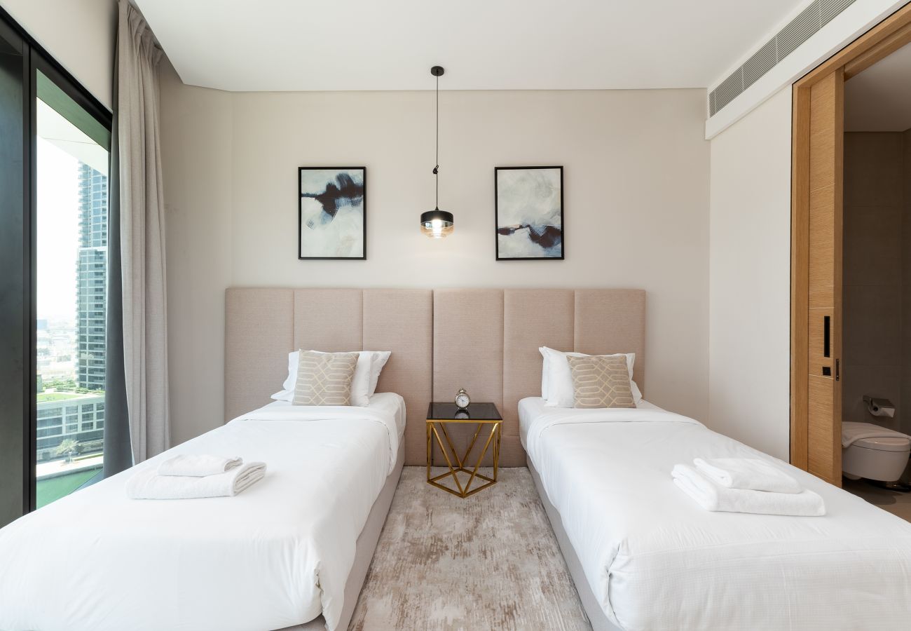 Apartment in Dubai - Luxury Sea View 3BR + Maid Apt. at the Address JBR