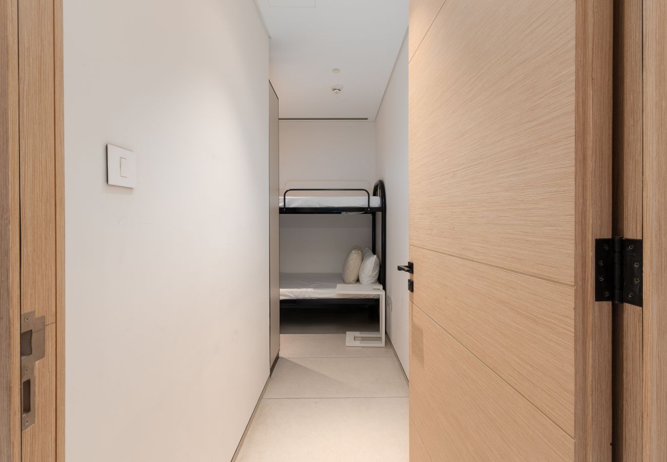 Apartment in Dubai - Luxury Sea View 3BR + Maid Apt. at the Address JBR