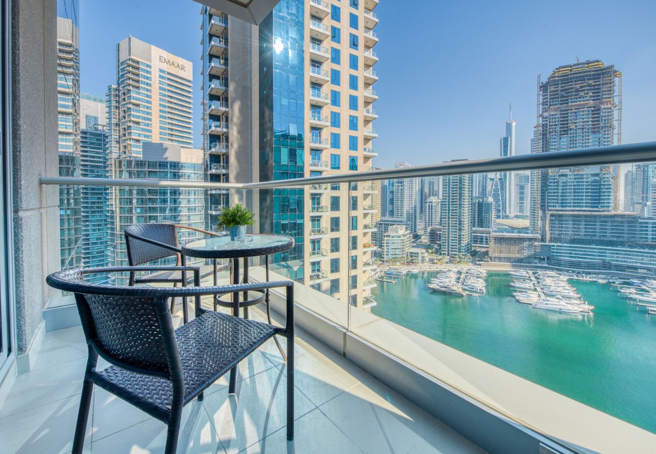 Apartment in Dubai - Dubai Marina Apartment with Amazing Views