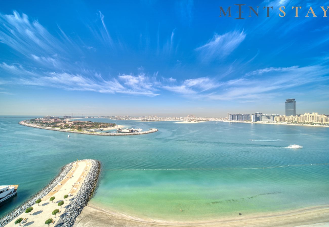 Apartment in Dubai - Luxury Sea View Living on Emaar Beachfront 