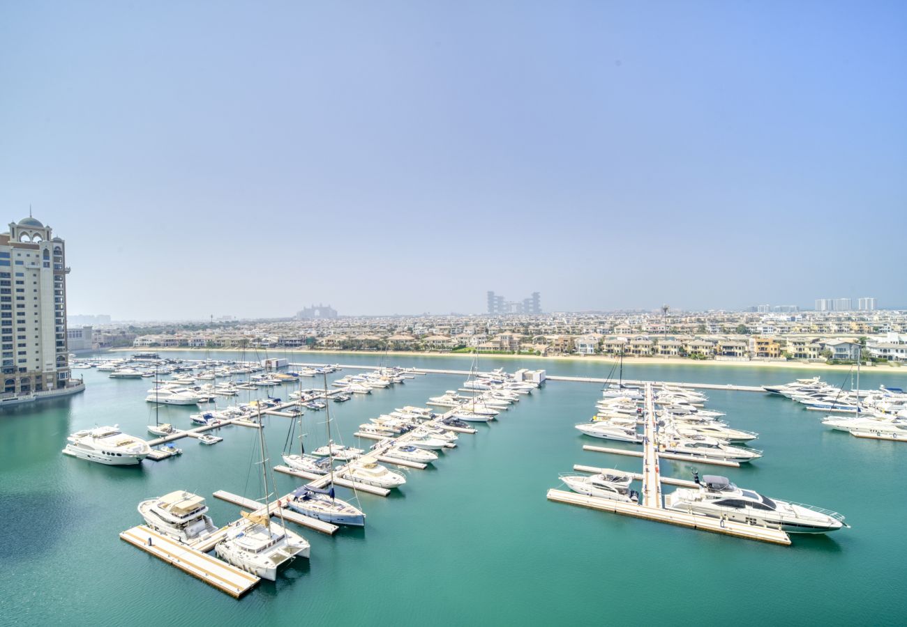 Apartment in Dubai - Waterfront Sea View Apt w/ Wow Factor on The Palm