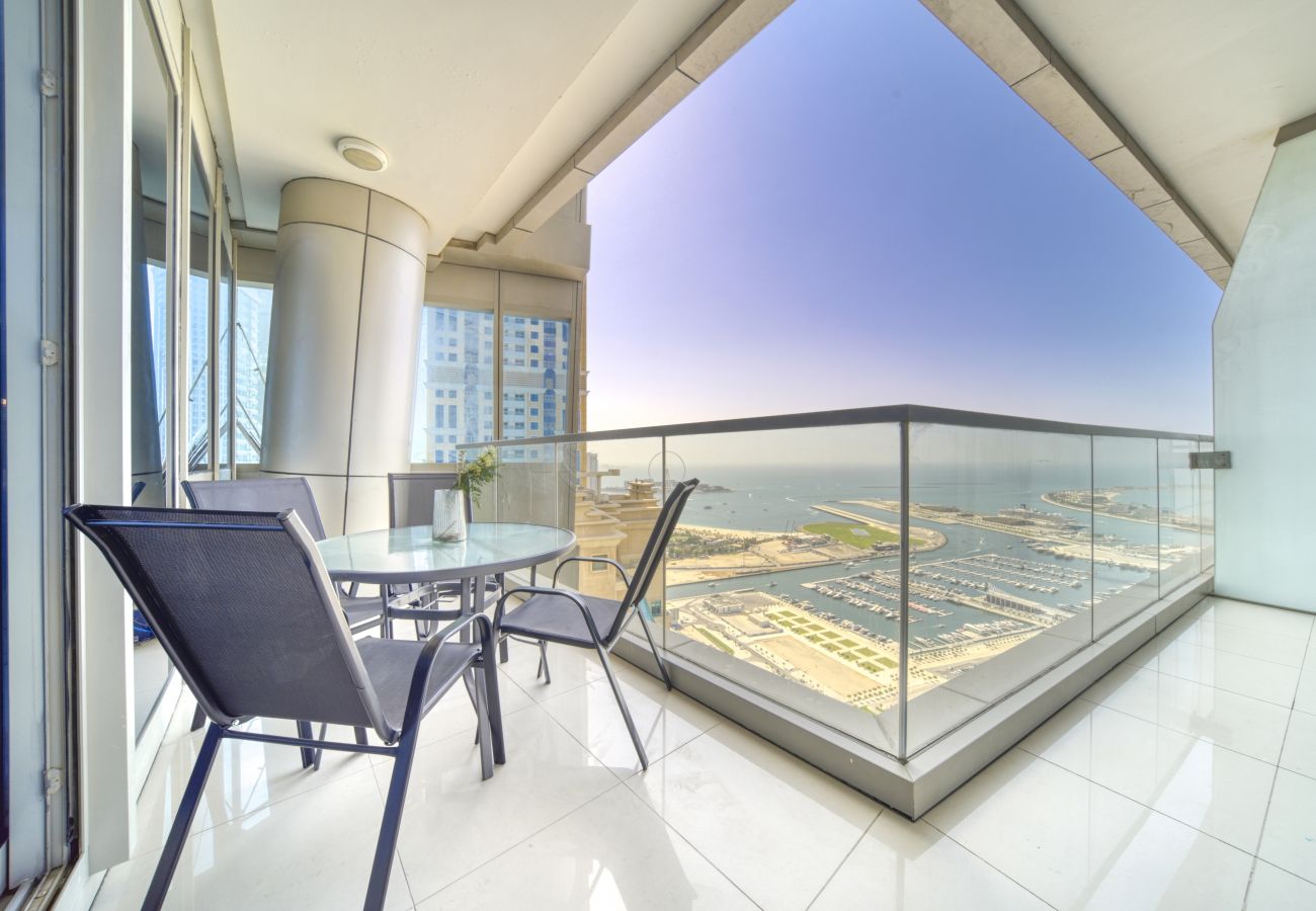 Apartment in Dubai - Stunning Apartment with Amazing Sea Views