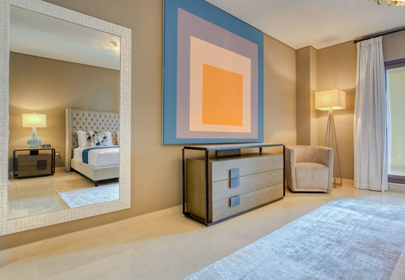 Apartment in Dubai - Luxury Palm Apartment with Beach & Sea View