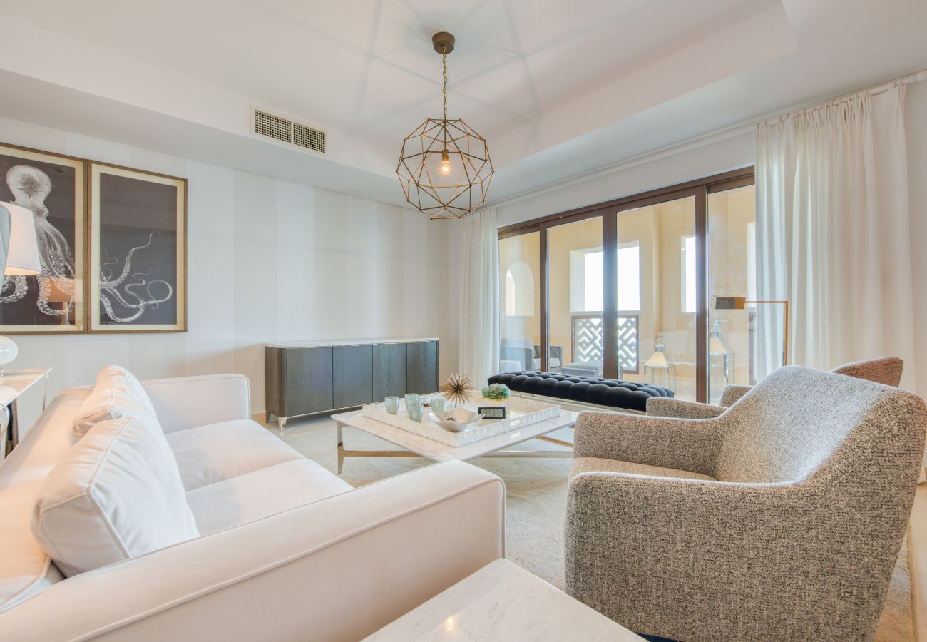 Apartment in Dubai - Luxury Palm Apartment with Beach & Sea View