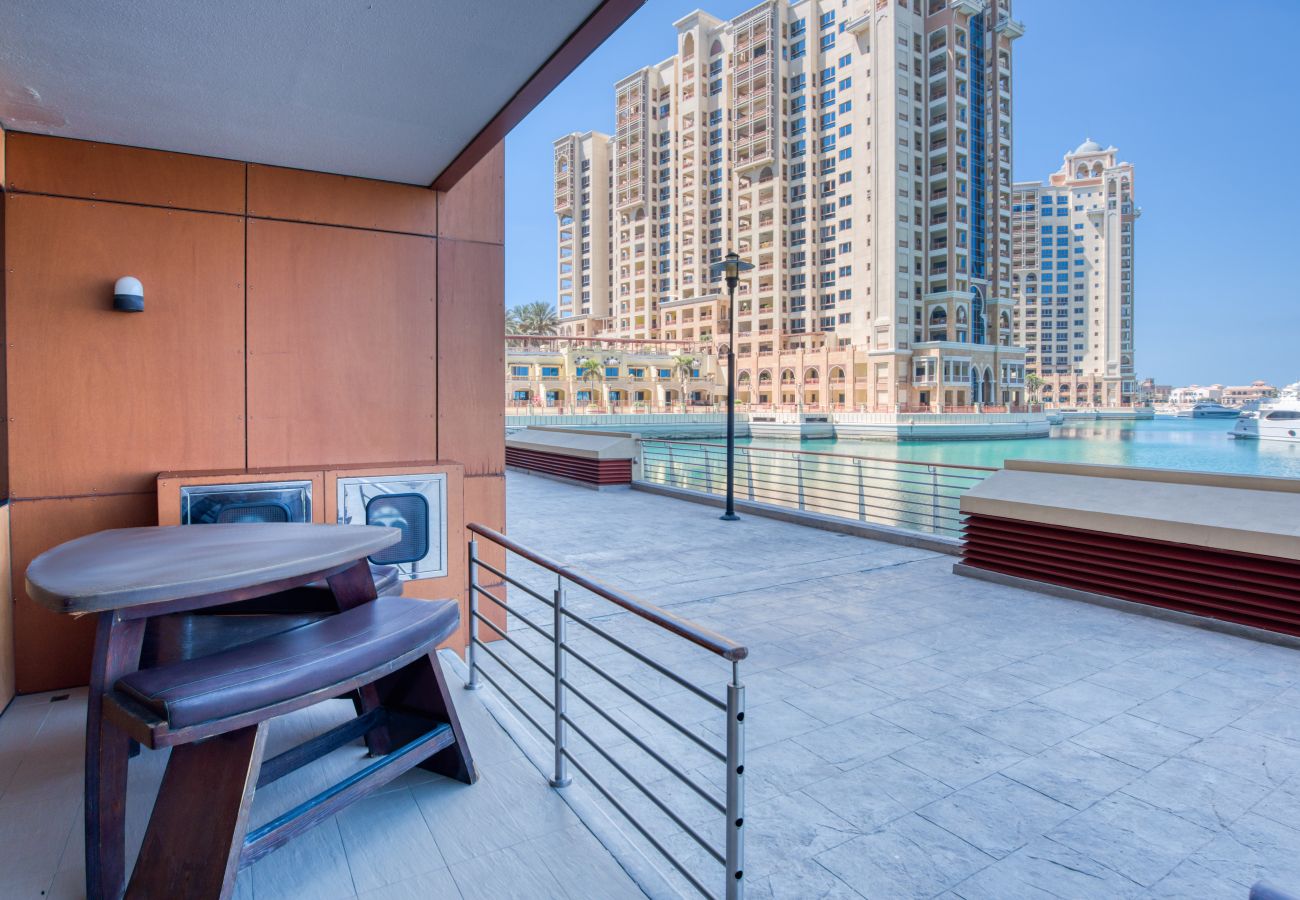 Apartment in Dubai - Stunning Sea View & Private Beach on the Palm