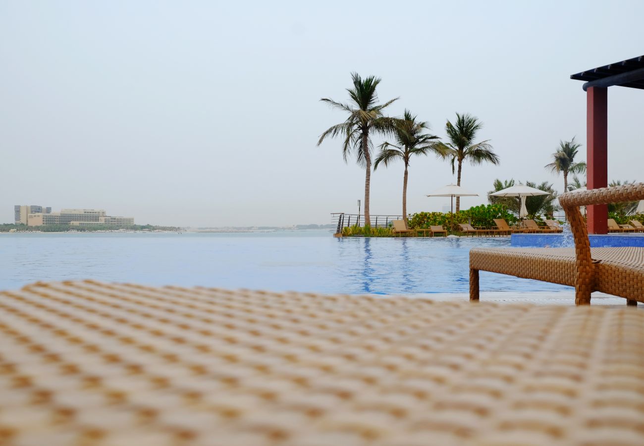 Apartment in Dubai - Luxury at Palm Jumeirah wz Private Beach