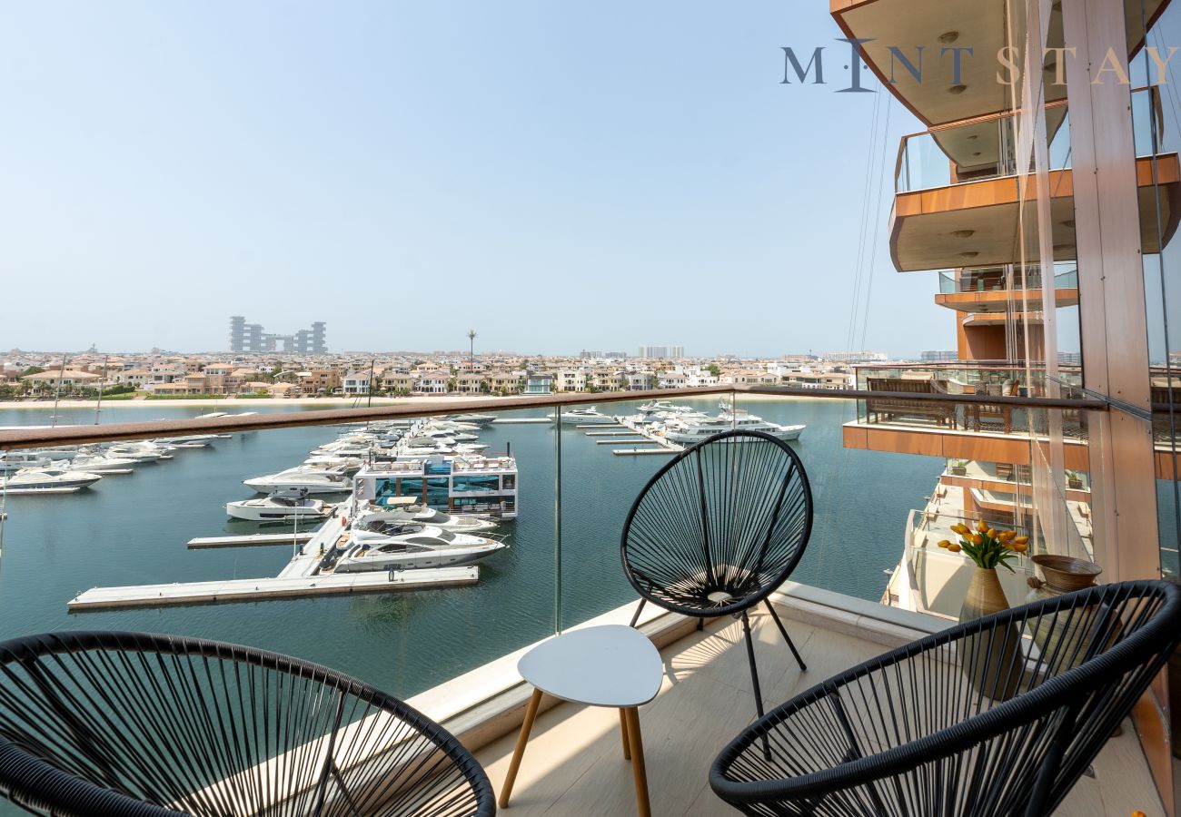 Apartment in Dubai - Luxury at Palm Jumeirah wz Private Beach