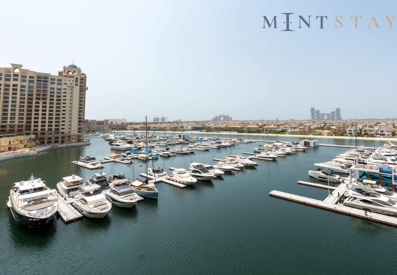 Apartment in Dubai - Luxury at Palm Jumeirah wz Private Beach