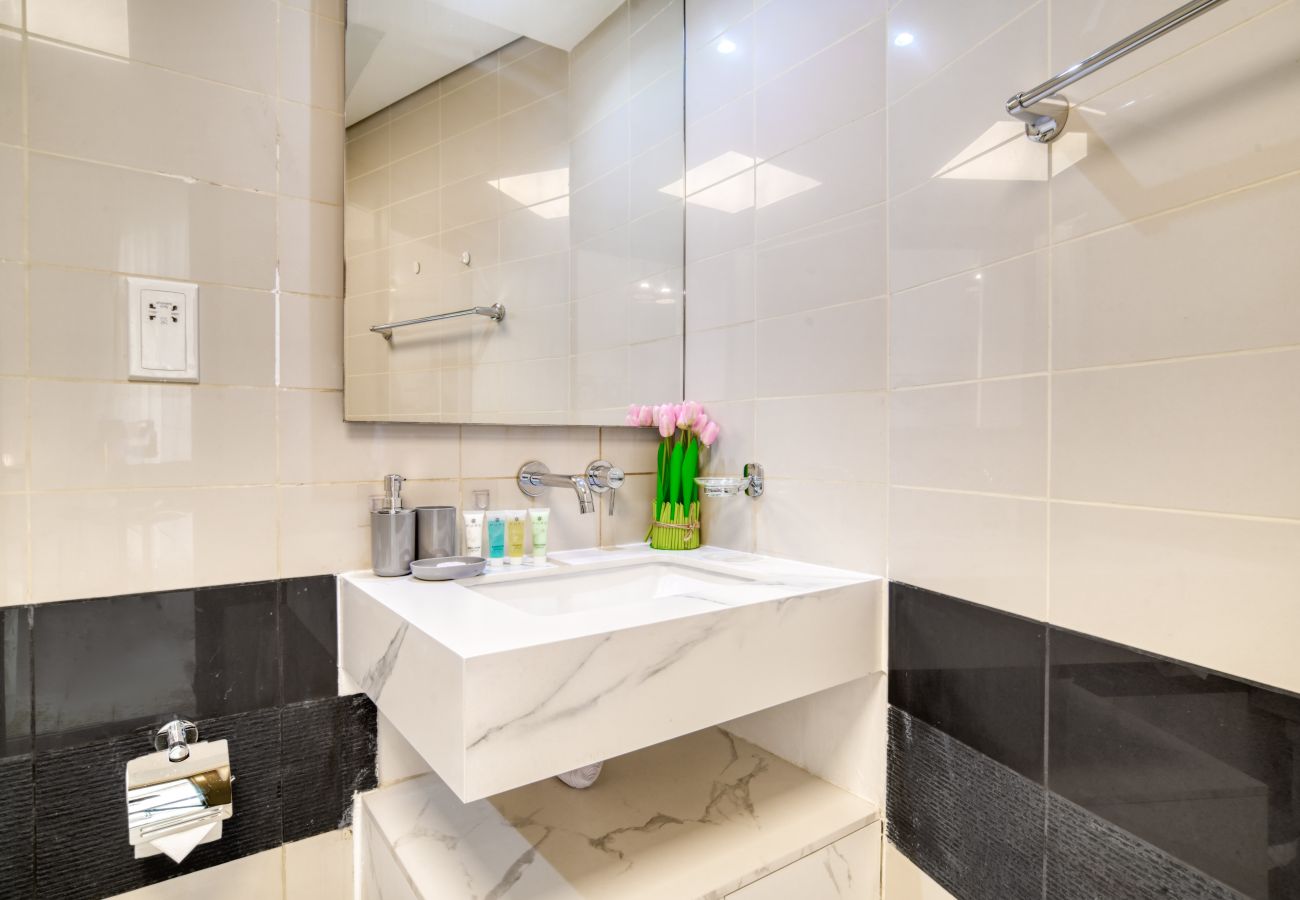 Apartment in Dubai - Convenience & Luxury in Downtown Community