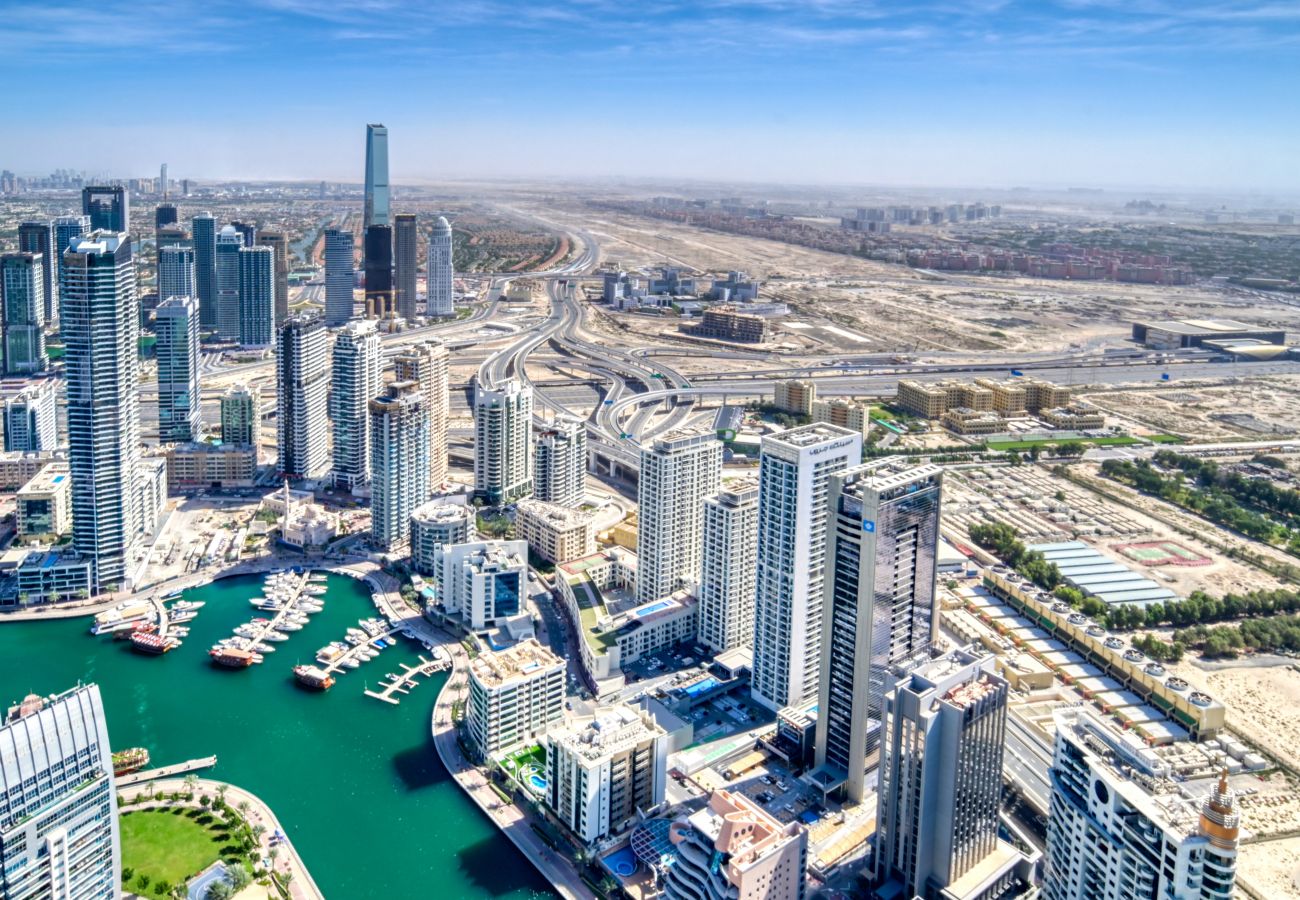 Apartment in Dubai - Resort-style Living & Marina Views at Address JBR