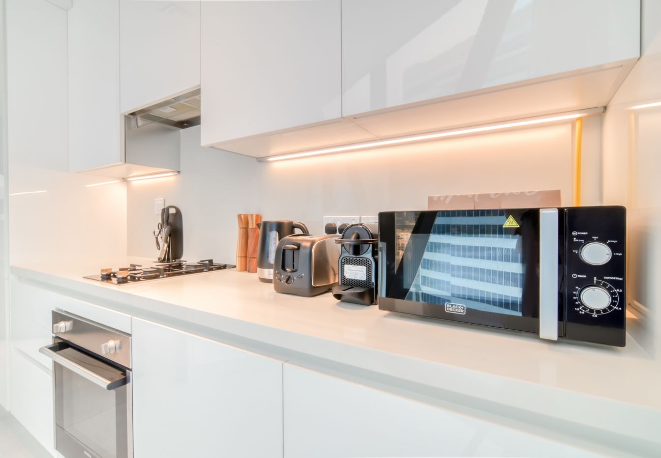 Apartment in Dubai - Exclusively Designed 1BR w/ Dubai Canal View 