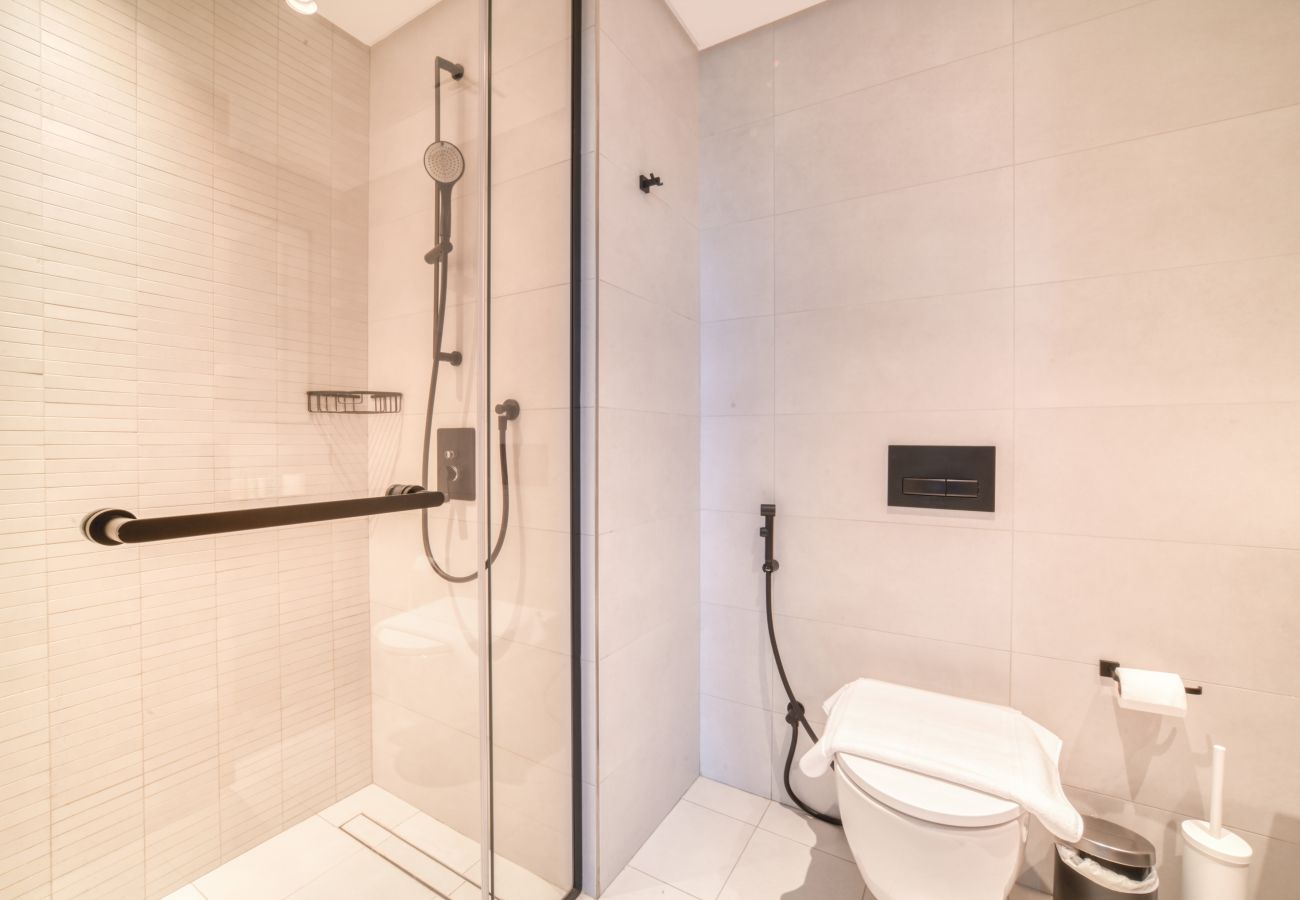 Apartment in Dubai - Exclusively Designed 1BR w/ Dubai Canal View 