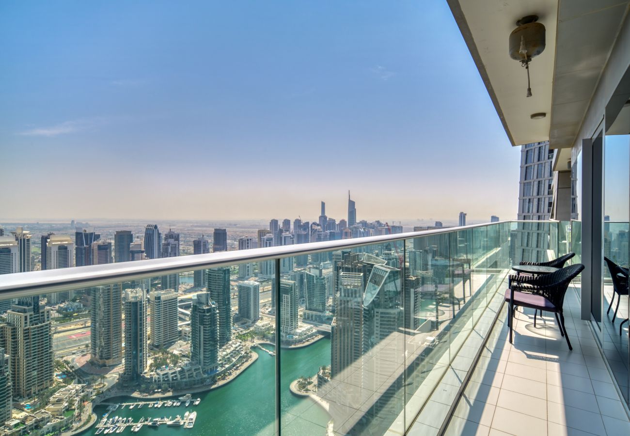 Apartment in Dubai - High-End Luxe Apt w/ Marina Views