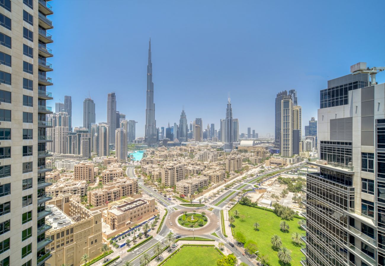 Apartment in Dubai - Relaxing Haven w/ Unparalleled Burj Khalifa Views