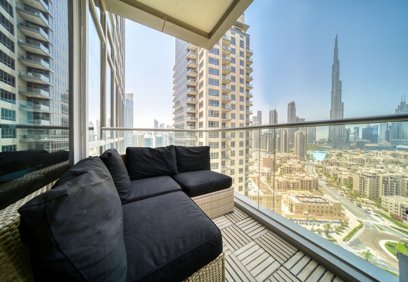 Apartment in Dubai - Relaxing Haven w/ Unparalleled Burj Khalifa Views