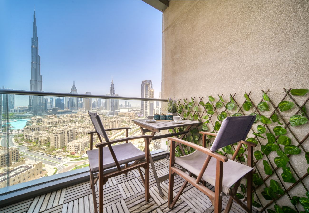 Apartment in Dubai - Relaxing Haven w/ Unparalleled Burj Khalifa Views