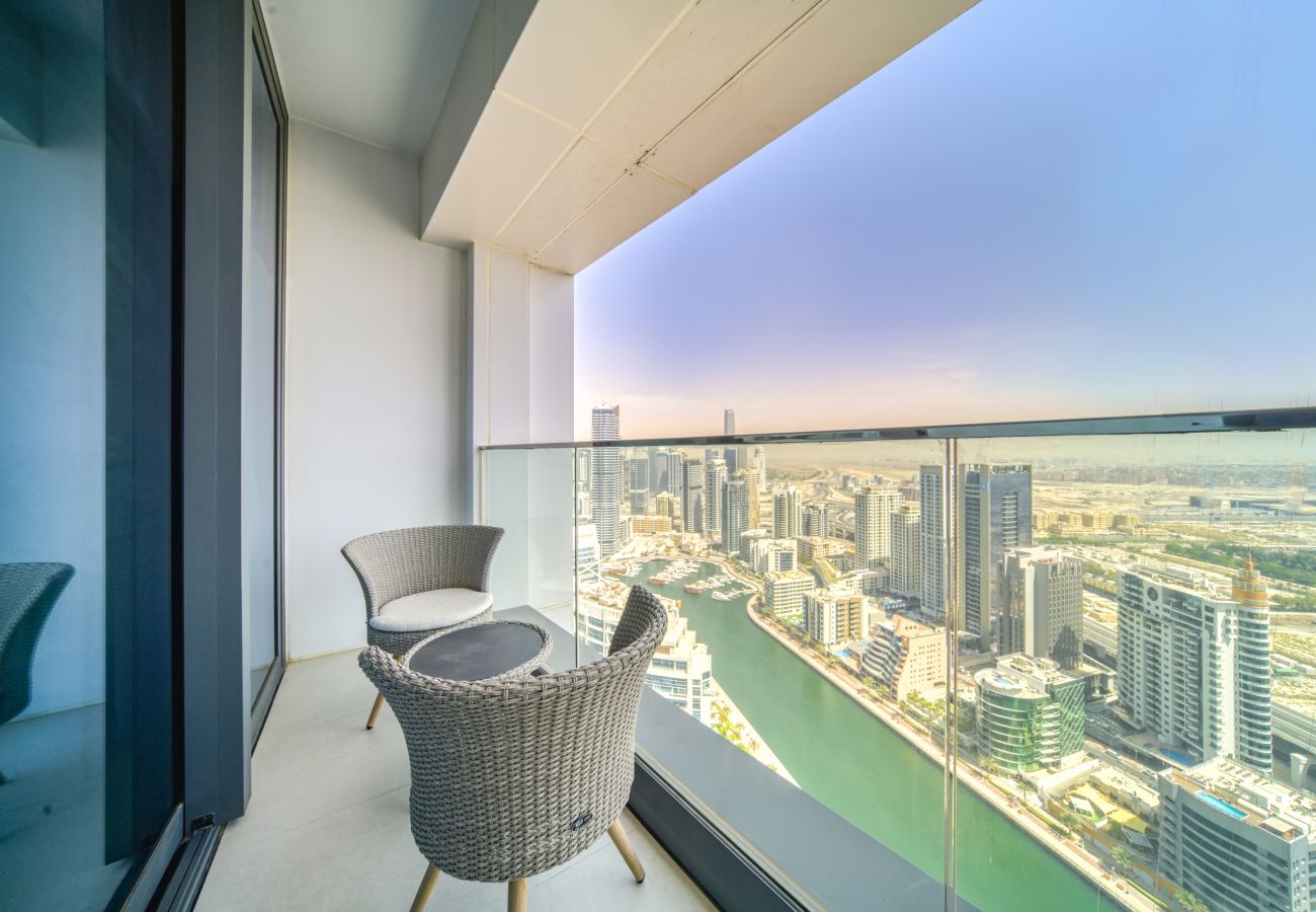 Apartment in Dubai - Urbane Space w/ Private Balcony at Address JBR