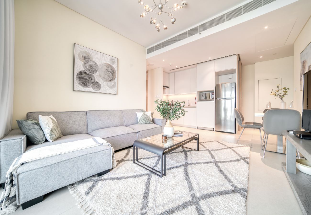 Apartment in Dubai - Urbane Space w/ Private Balcony at Address JBR