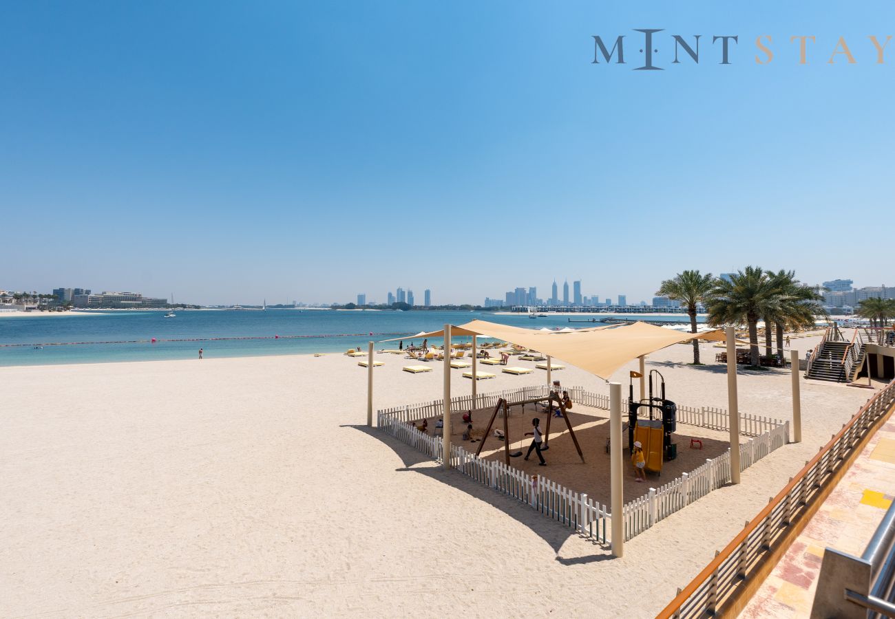 Apartment in Dubai - Exquisite 2BR w/ Exclusive Beach Access at the Palm