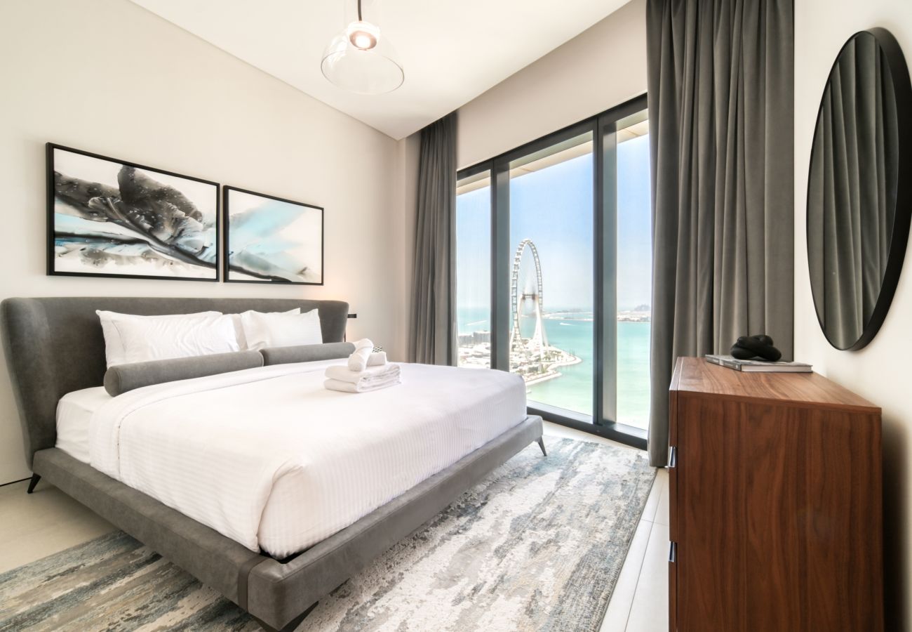 Apartment in Dubai - Serene Beachfront & Ain Dubai View at Address JBR