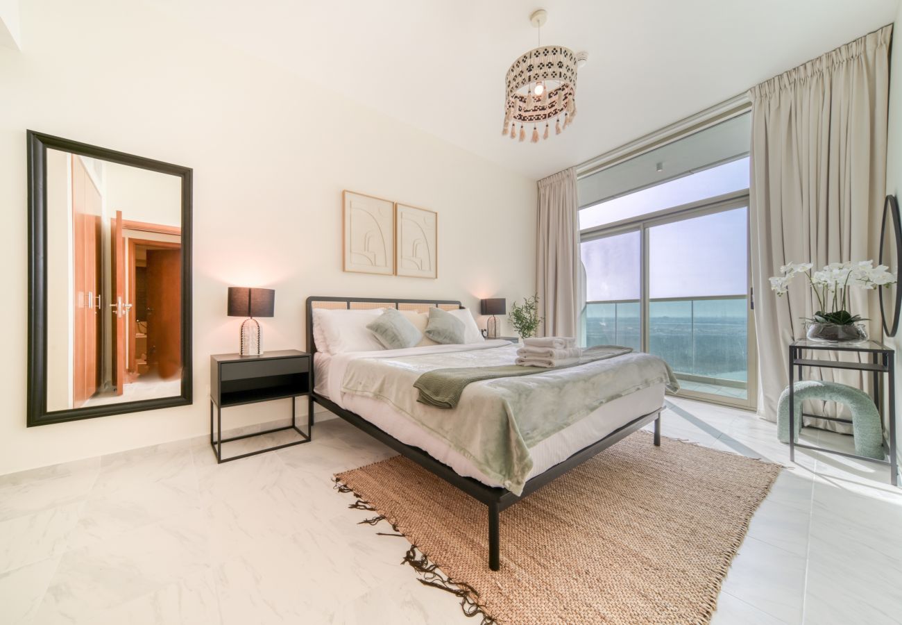 Apartment in Abu Dhabi - Beachside Bliss and Panoramic Views on Reem Island