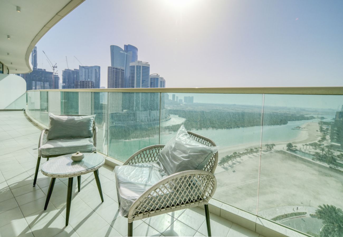 Apartment in Abu Dhabi - Beachside Bliss and Panoramic Views on Reem Island