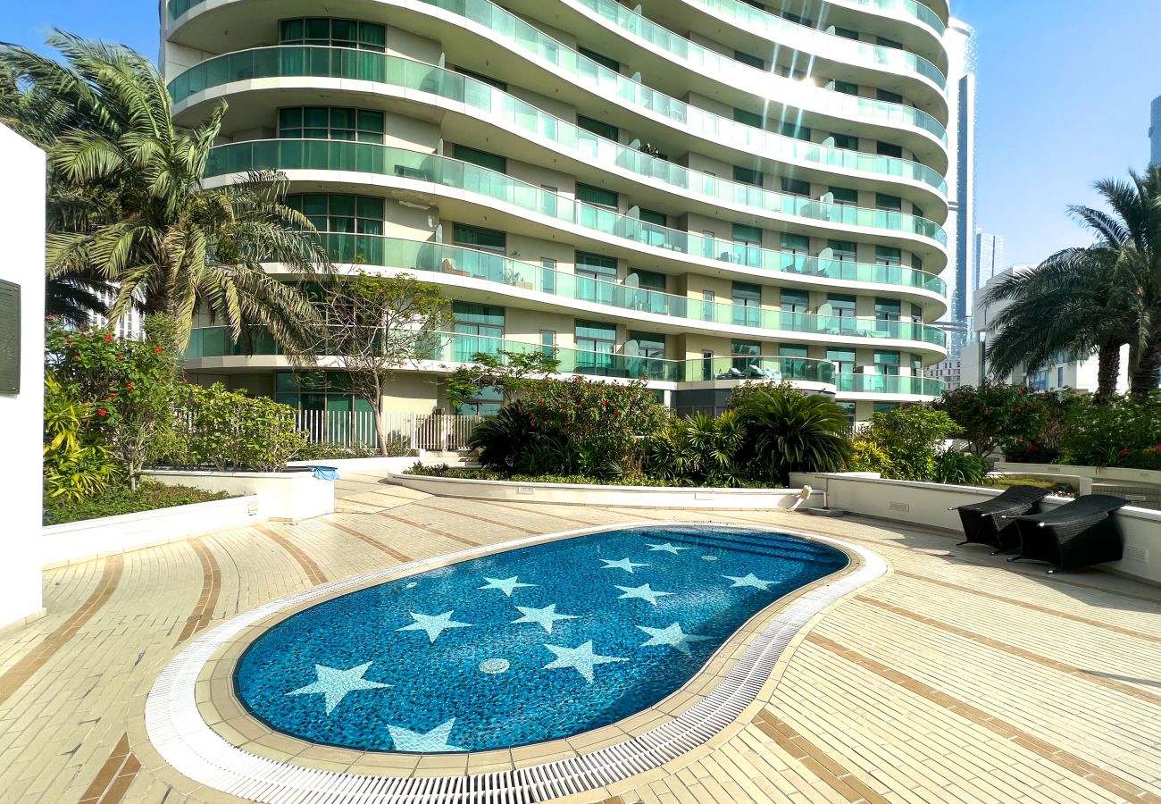 Apartment in Abu Dhabi - Beachside Bliss and Panoramic Views on Reem Island