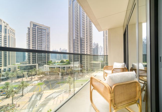 Apartment in Dubai - Artfully Designed Retreat at Downtown Dubai
