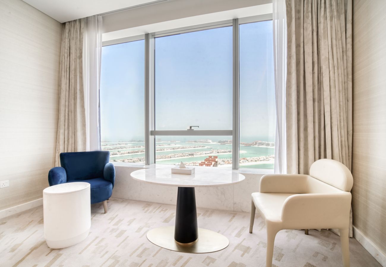 Studio in Dubai - Sky-High Living at The Palm Tower - St. Regis