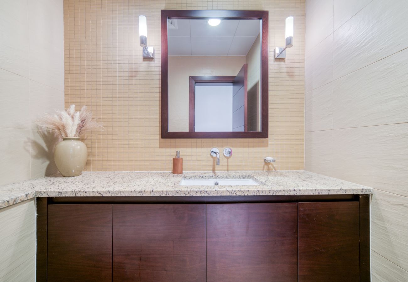 Apartment in Dubai - Grand Oasis at the Palm w/ Balcony & Beach Access