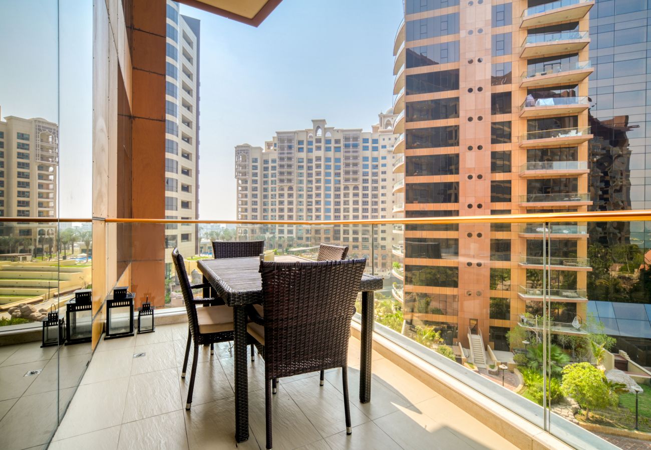 Apartment in Dubai - Grand Oasis at the Palm w/ Balcony & Beach Access