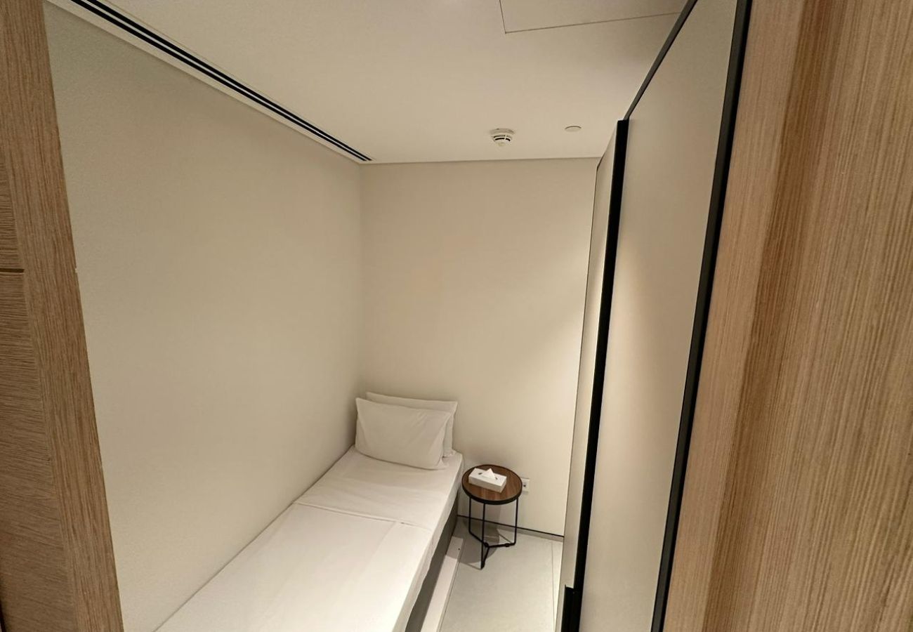 Apartment in Dubai - Classy Address JBR 3BR w/ Balcony and Beach Access