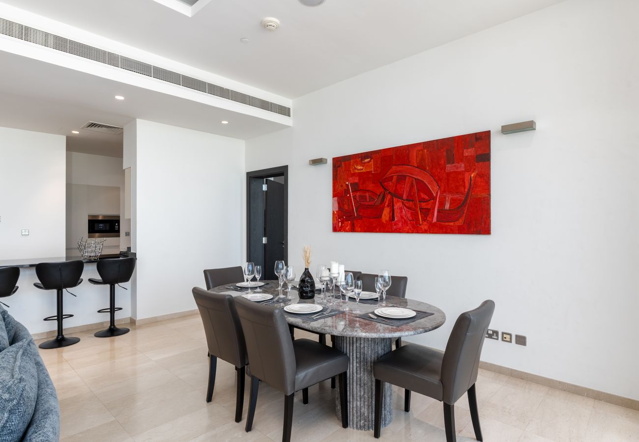 Apartment in Dubai - Royal Seaside Retreat w/ Balcony at the Palm