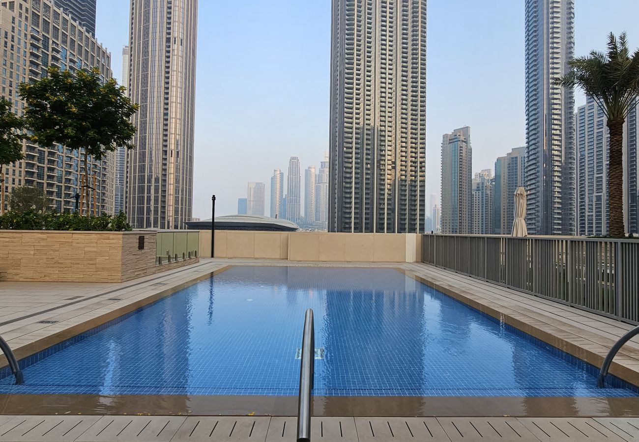 Apartment in Dubai - City Living at Its Best: Near Burj Khalifa