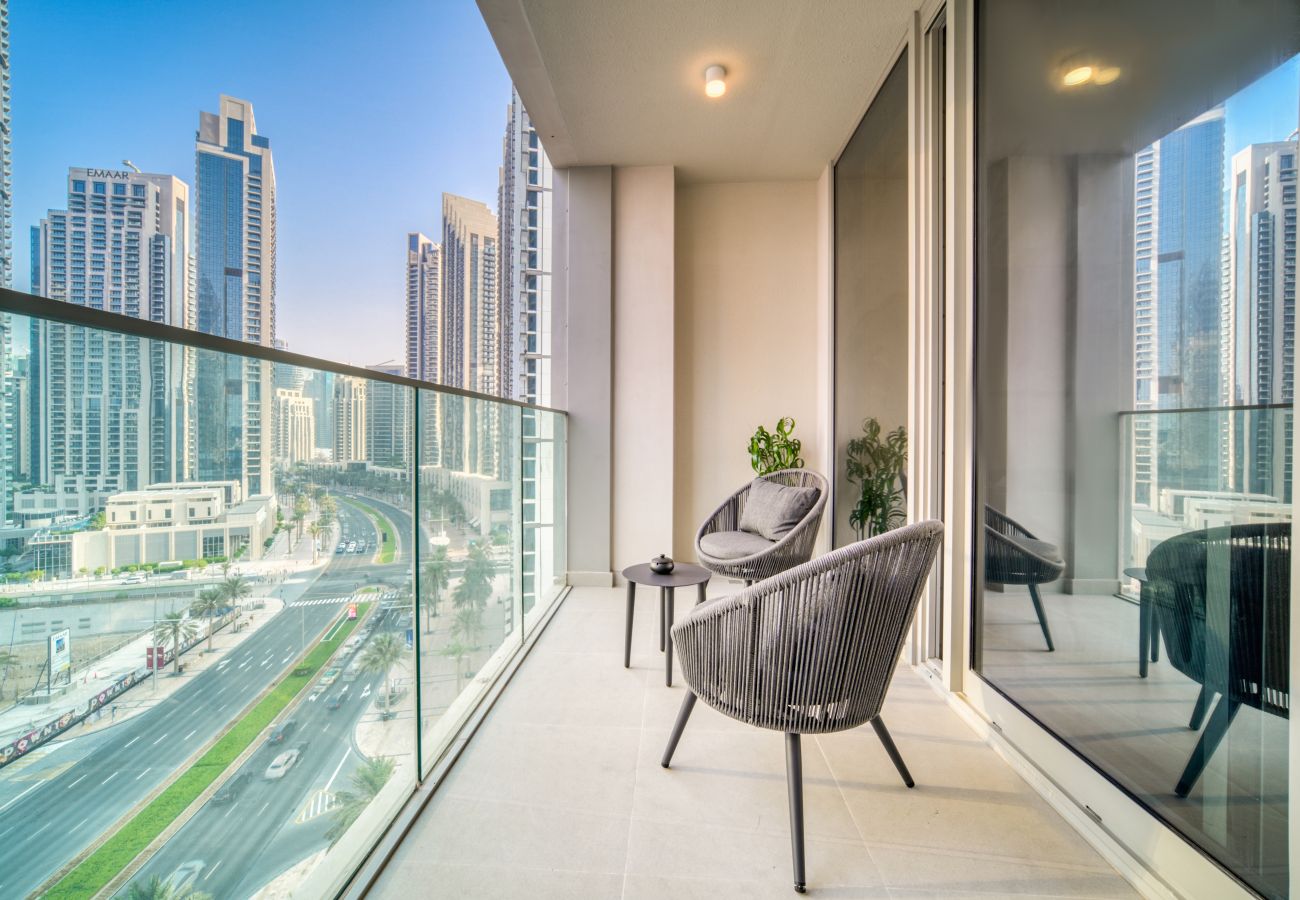 Apartment in Dubai - City Living at Its Best: Near Burj Khalifa