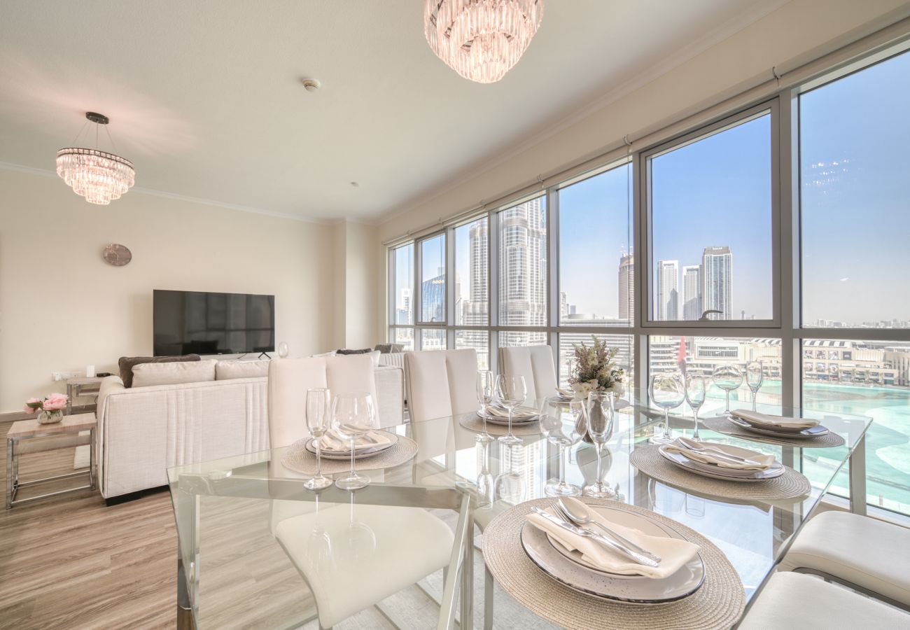 Apartment in Dubai - Upscale 2BR w/ Burj Khalifa & Fountain Views