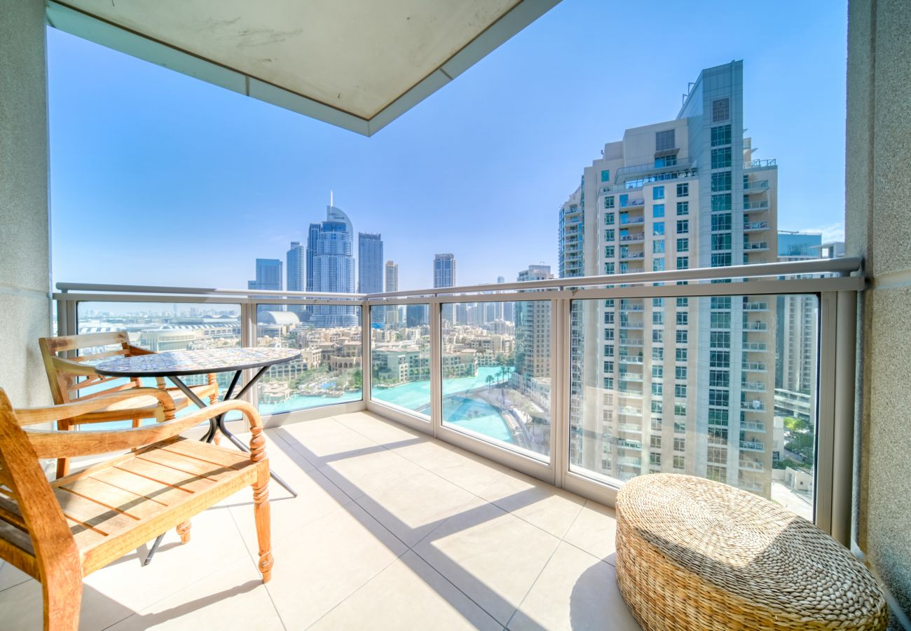 Apartment in Dubai - Upscale 2BR w/ Burj Khalifa & Fountain Views