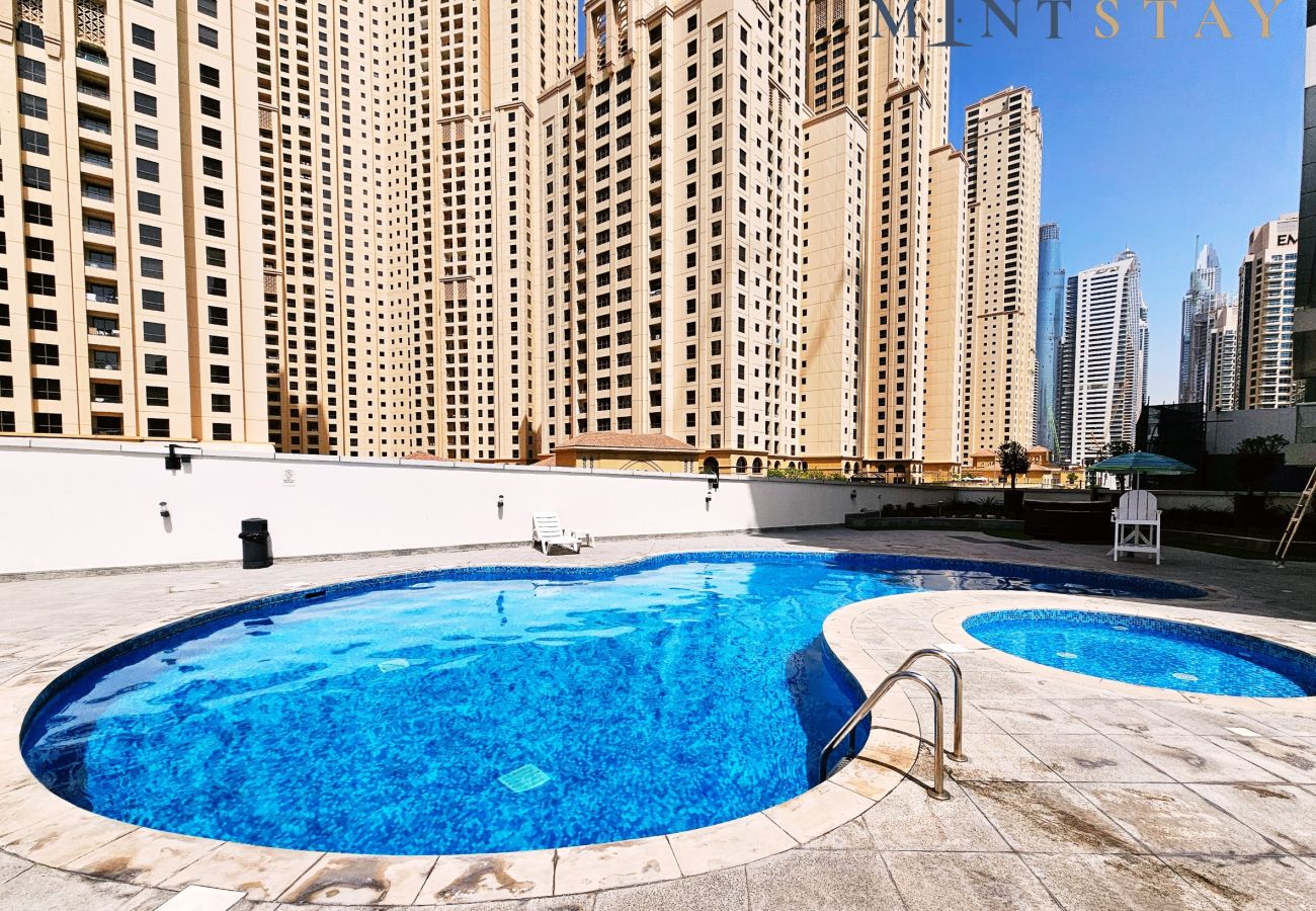 Apartment in Dubai - Premium 2BR Apt w/ Marina Views