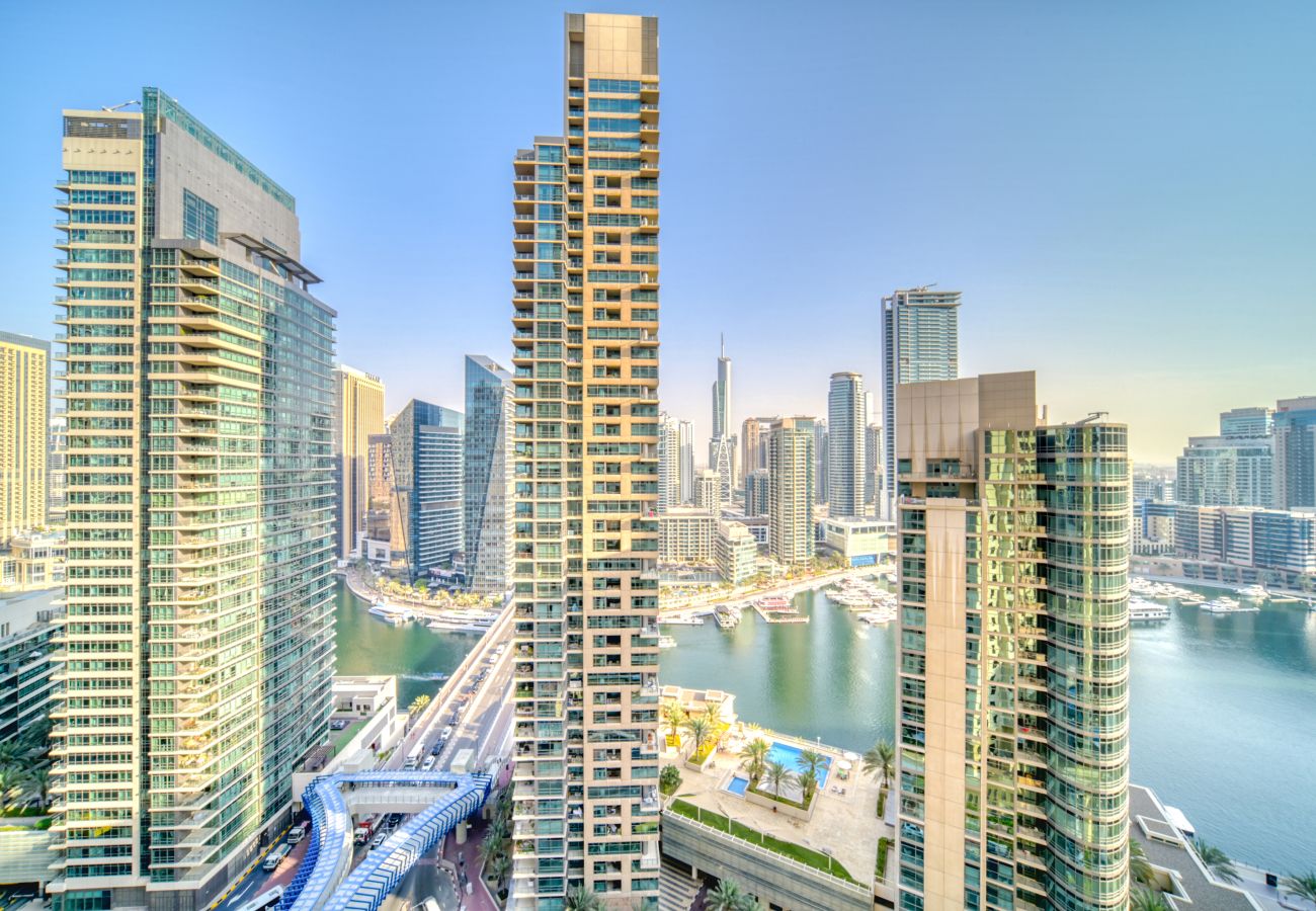 Apartment in Dubai - Urban JBR Vibe & Lush Marina Living