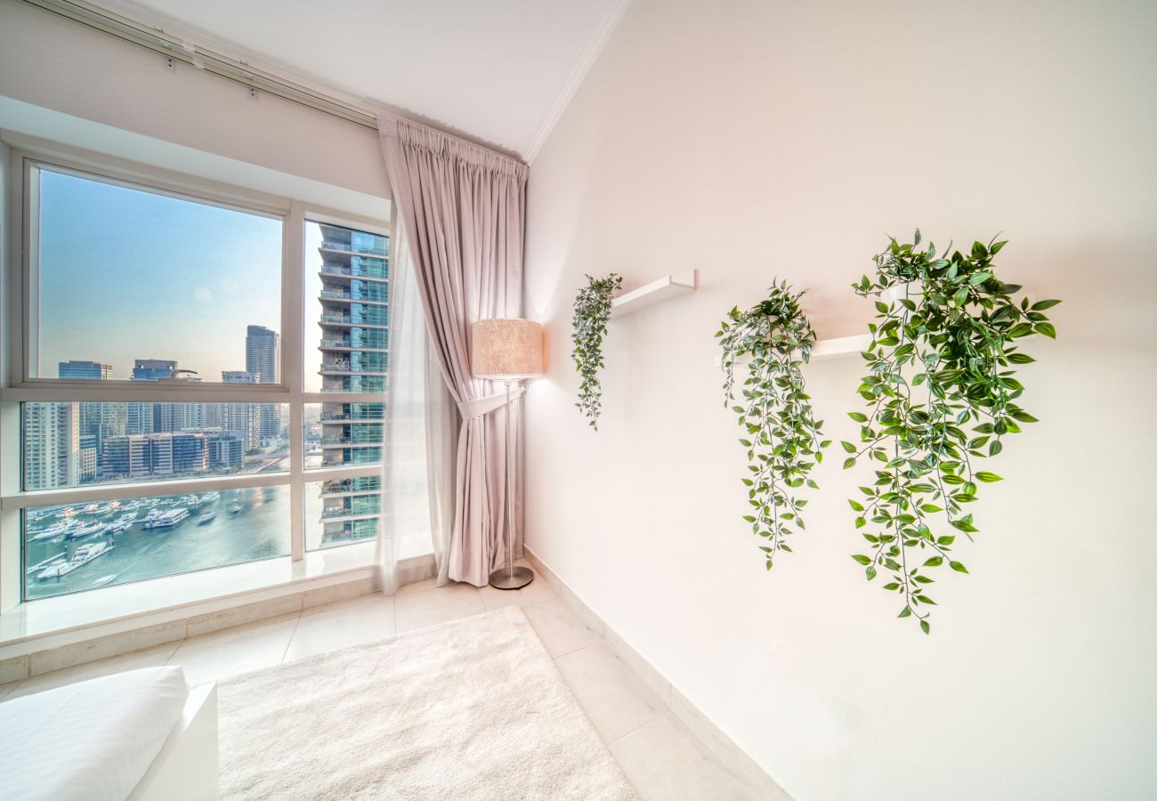 Apartment in Dubai - Exclusive and Convenient Marina Living 