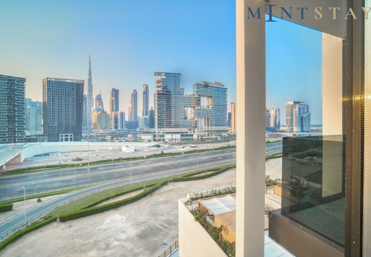 Studio in Dubai - Modern Studio Apt w/ Burj Khalifa View