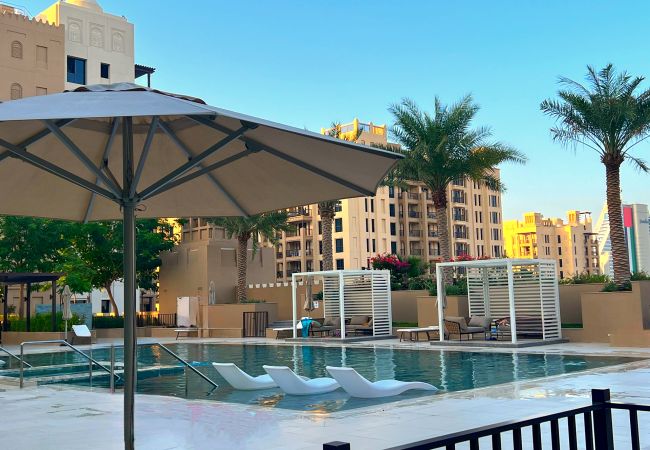 Apartment in Dubai - Premium Urban Living w/ Community View Balcony