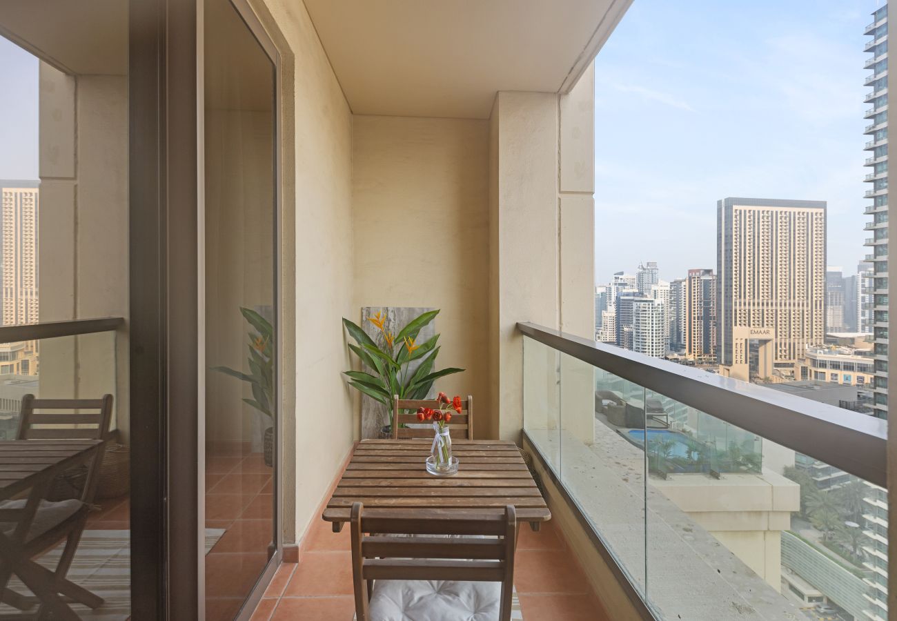 Apartment in Dubai - 2BR Escape with Panoramic Marina Views in JBR