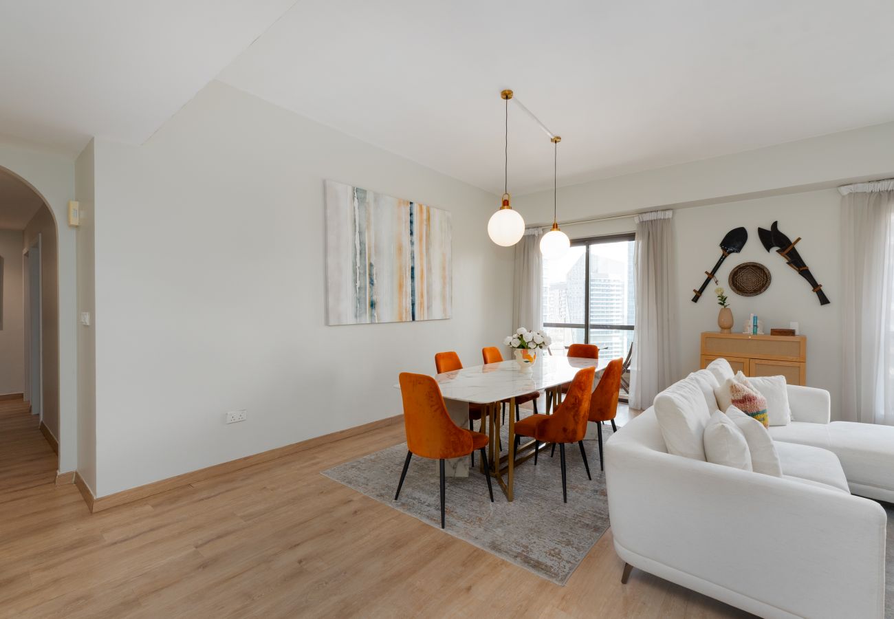 Apartment in Dubai - 2BR Escape with Panoramic Marina Views in JBR