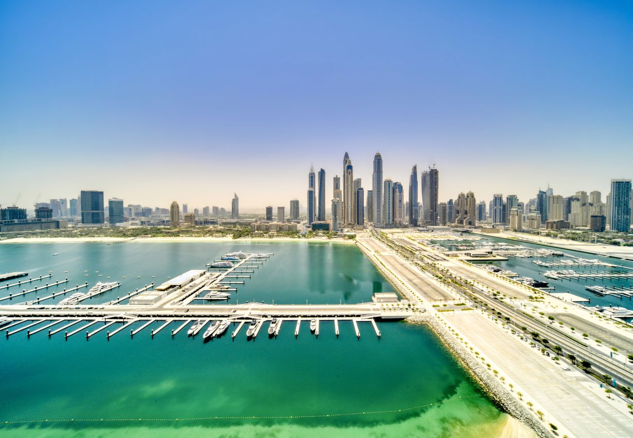 Apartment in Dubai - Lavish 2BR with Spectacular Sea Views